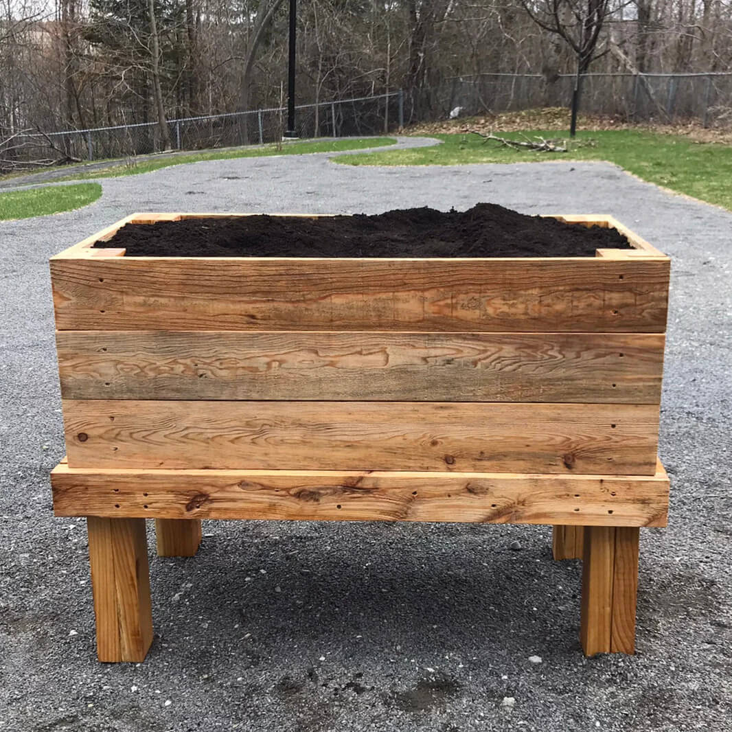 Image de l'article Bac à jardinage en bois sur pattes profond